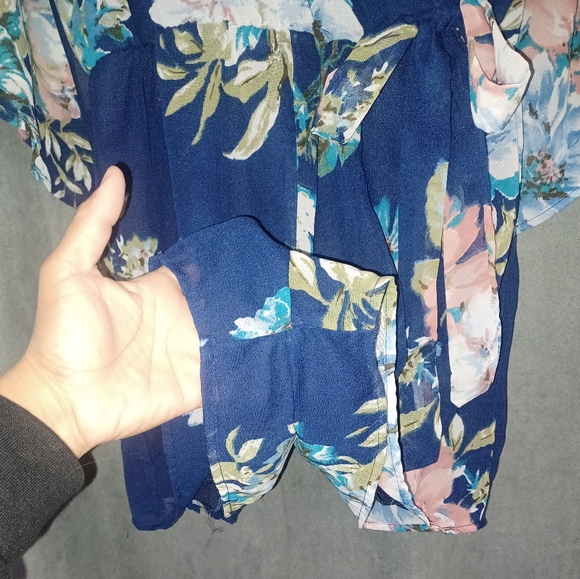 FLORAL SHORTS ROMPER - Picture 4 of 13